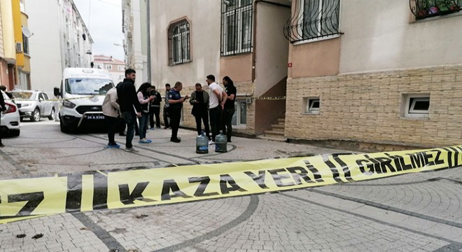 Annesi, ablası ve komşusunu öldürdü