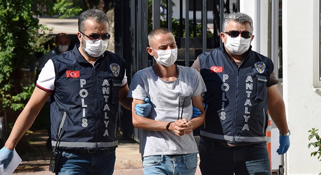 Annesini şakalaşırken öldürdüğünü öne sürdü