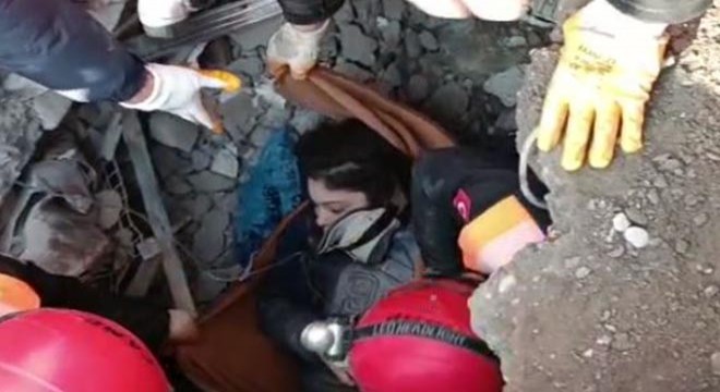 Antakya Devlet Hastanesi enkazından bir kişi kurtarıldı