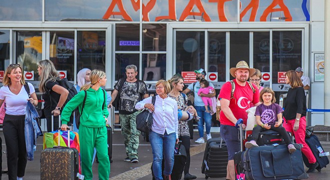 Antalya Havalimanı'nda ağustosta dev yolcu trafiği