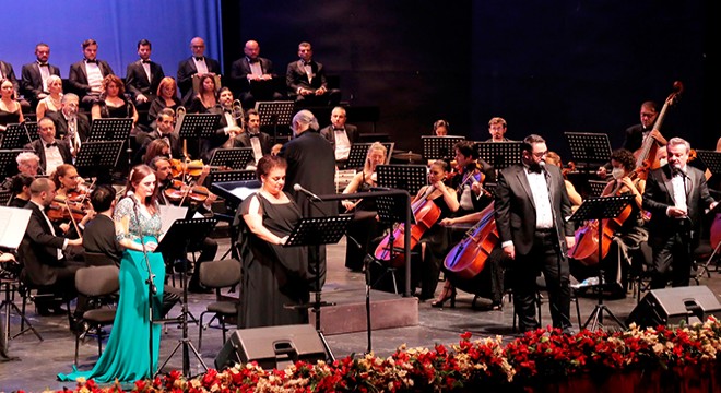 Antalya Operası, Neşet Ertaş'ın türkülerini seslendirdi