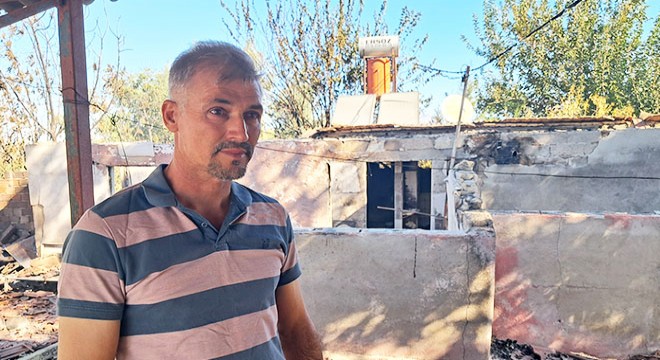 Serik'teki yangın kontrol altına alındı; 6 ev yandı