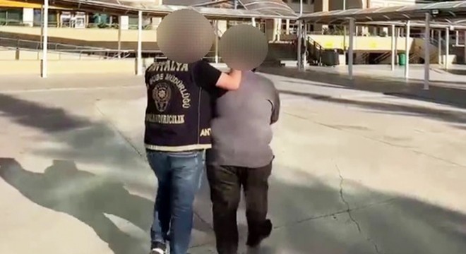 Antalya'da 1,2 milyar liralık çek dolandırıcısı tutuklandı