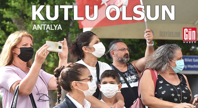 Antalya'da 'Zafer Bayramı' coşkusu