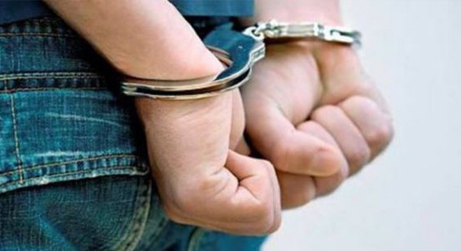Antalya'da aranan 2 hükümlü yakalandı