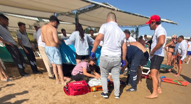 Antalya'da denizde fenalaşan kadın kurtarılamadı