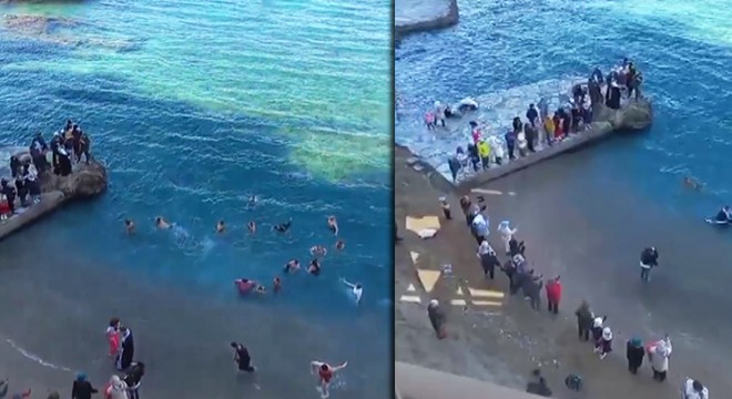 Antalya'da denizden haç çıkarma töreni