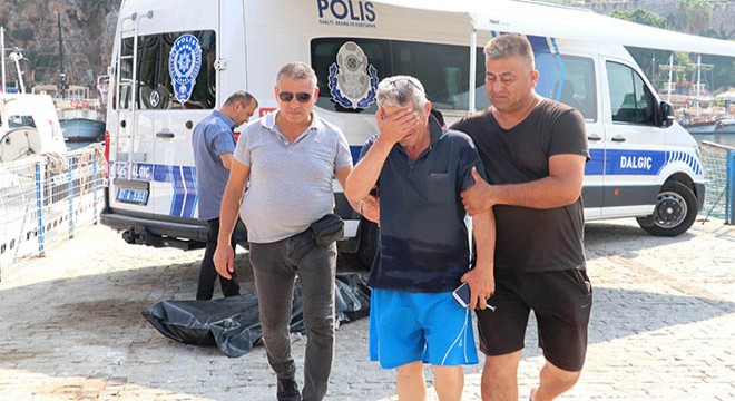 Antalya'da emekli öğretmen denizde boğuldu