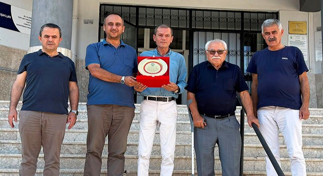 Antalya'da emekliye ayrılan lise müdürüne veda