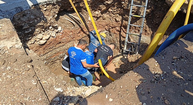 Antalya'da göçük altında kalan işçi kurtarıldı
