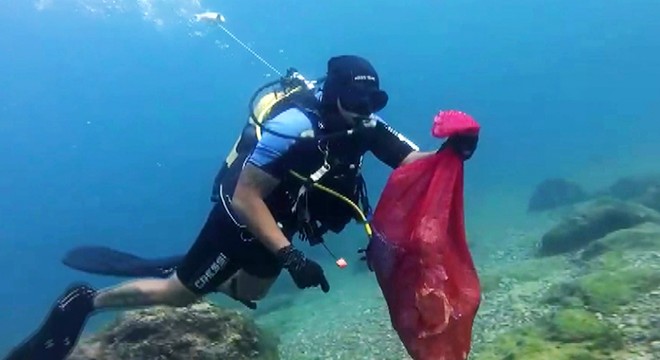 Antalya'da hıdırellez dilekleri, deniz yaşamını tehdit ediyor