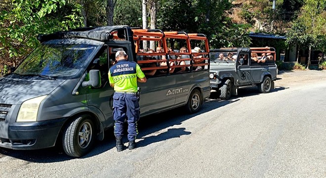 Antalya'da jandarmadan safari araçlarına denetim