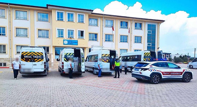 Antalya’da okul servislerine ilk gün denetimi