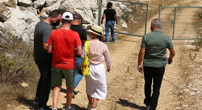 Antalya'da ormana giren Ruslar, polisi alarma geçirdi
