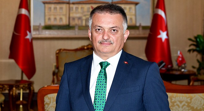 Antalya'da otellerde yer bulamayan, valiyi arıyor