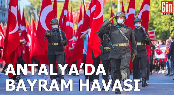 Antalya'da renkli 29 Ekim kutlaması