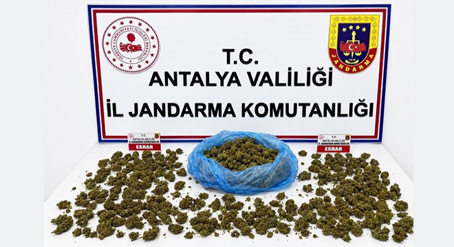 Antalya'da uyuşturucu operasyonunda 745 gram esrar ele geçirildi
