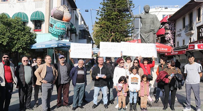 Antalya'da 'yüksek kira' protestosu