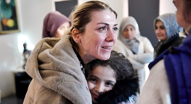 Antalya'ya gelen depremzedelere yardım eli