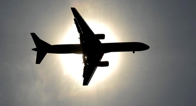 Antalya’ya giderken tuvaletleri arızalanan uçak acil iniş yaptı