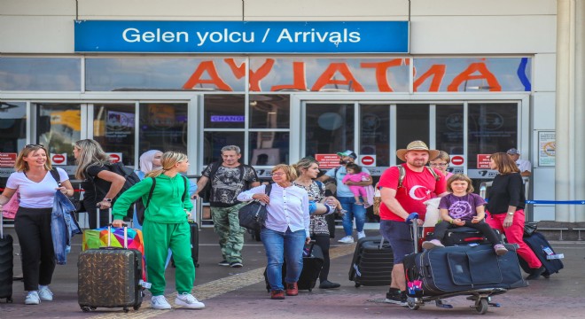 Antalya Havalimanı’nda mayısta 3.7 milyon yolcuya 