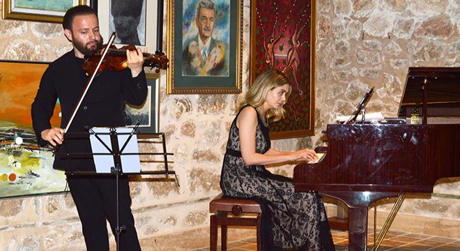 Antalya Kaleiçi nde film müzikleri konseri