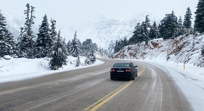 Antalya- Konya yolunda ulaşımın aksamaması için çalışmalar sürüyor