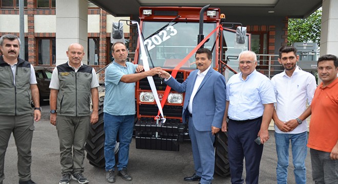 Antalya Serik te 13 üncü traktör sahibine teslim edildi