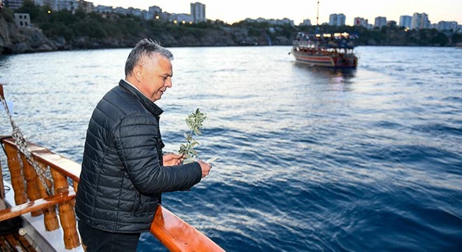 Antalya baharı karşılıyor