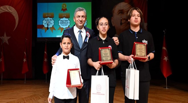 Antalya’da 24 Kasım Öğretmenler Günü kutlandı