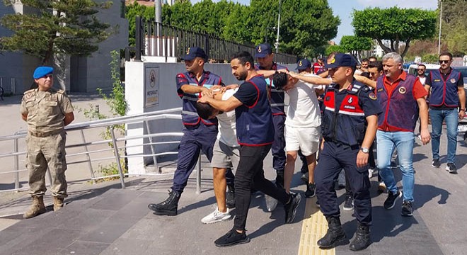 Antalya da 3 kişinin yaralandığı saldırının şüphelileri yakalandı
