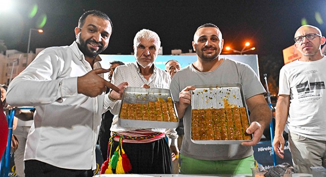 Antalya da Yöreler Renkler Festivali ne tatlı final