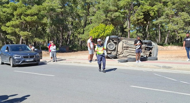 Antalya da anne ve iki çocuğu trafik kazasında yaralandı