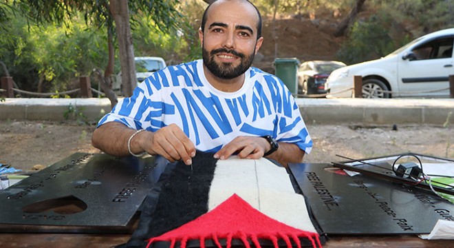 Antalya da çalıştayda keçeden Filistin bayrağı yaptı