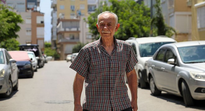 Antalya da dede ile 2 torunu, bütçelerine uygun konut arıyor