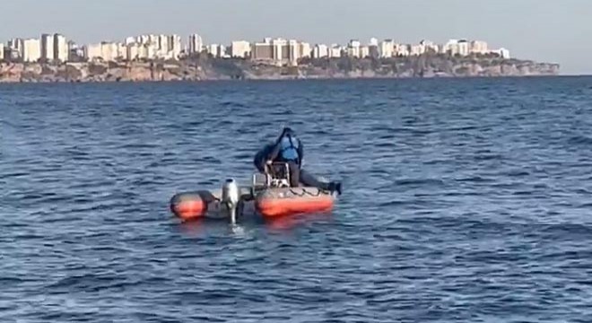 Antalya da emekli temizlik işçisi denizde ölü bulundu