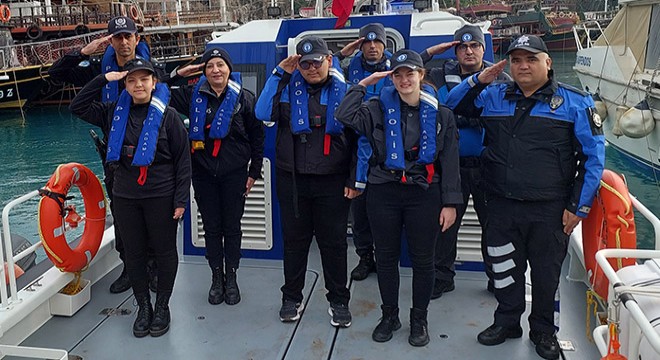 Antalya da engelli gençler 1 günlüğüne polis oldu