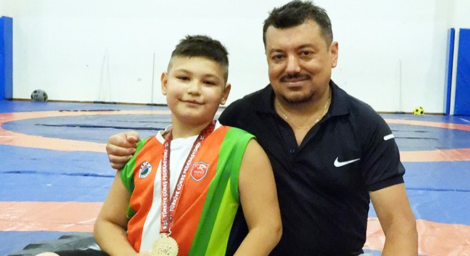 Antalya da evde babası çalıştırdı, Türkiye şampiyonunu oldu