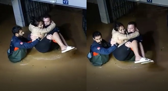 Antalya da evinde mahsur kalan kadını ekipler kurtardı