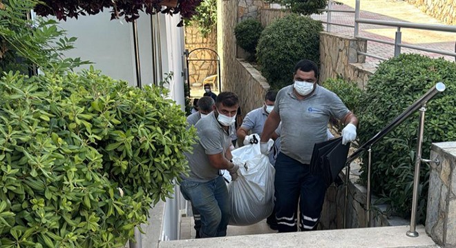Antalya da evinde ölü bulundu