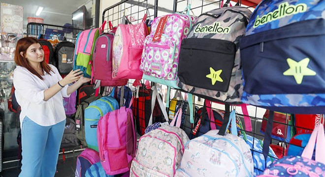 Antalya da ilkokul kırtasiye alışverişi 1500 liradan başlıyor