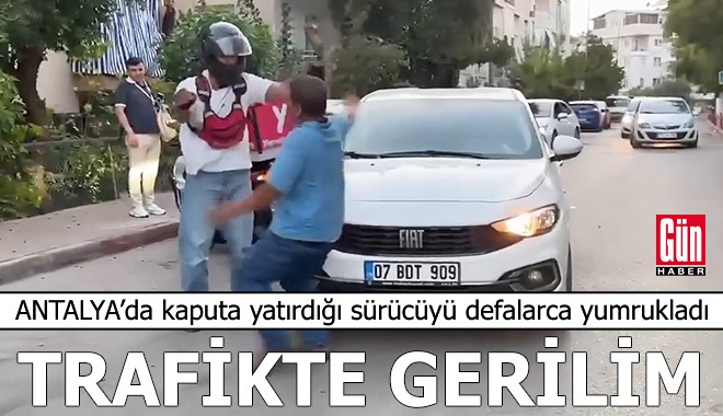 Antalya'da kaputa yatırdığı sürücüyü defalarca yumrukladı