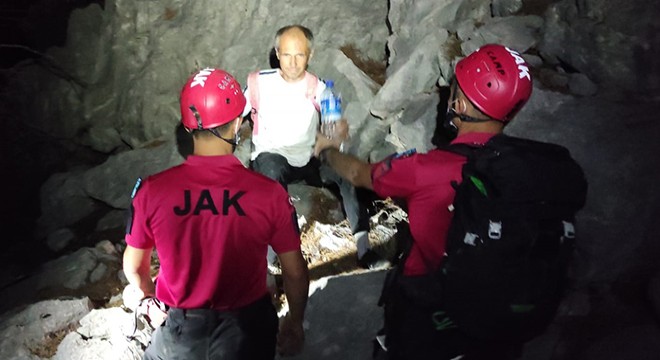 Antalya da kaybolan Litvanyalı turist, dağlık alanda bulundu