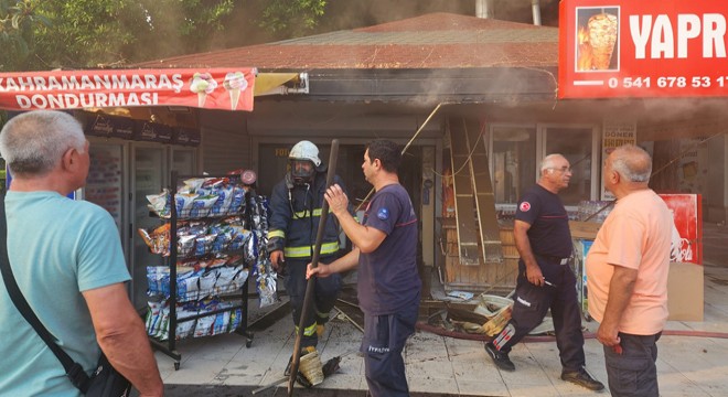 Antalya da korkutan büfe yangını