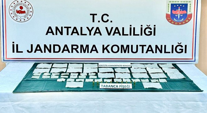 Antalya da otomobilde uyuşturucu ele geçirildi