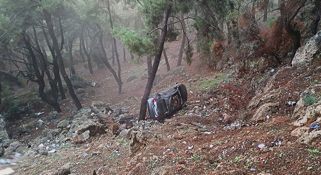 Antalya da otomobiliyle uçuruma yuvarlandı