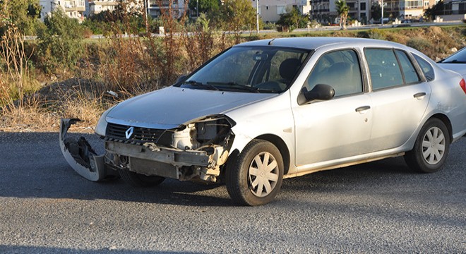 Antalya da otomobille motosiklet çarpıştı: 1 yaralı