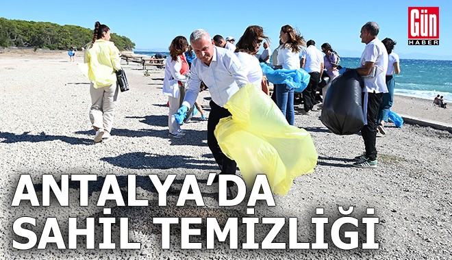 Antalya'da sahil temizliği