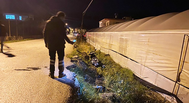 Antalya da şarampole düşen motosikletin sürücüsü yaralandı