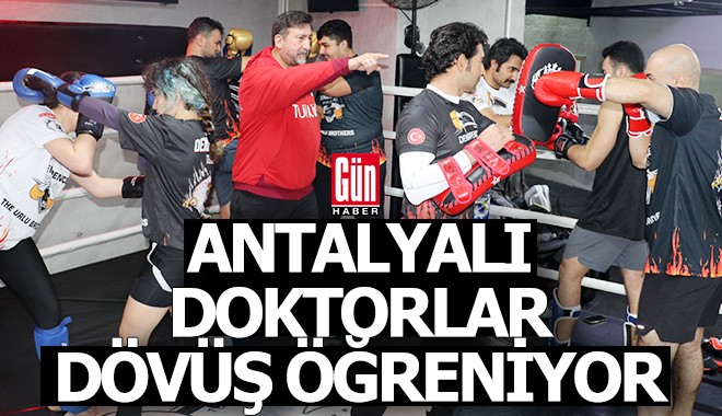 Antalyalı doktorlar şiddete karşı savunma sporu öğreniyor